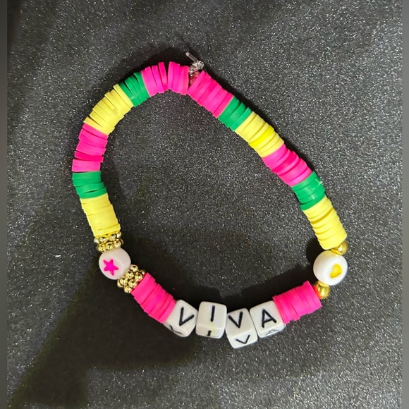 Viva (Trolls) Heishi Bracelet - Picture 5 of 8
